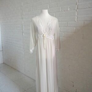 Vintage Ivory Sheer Lace Peignoir Robe S